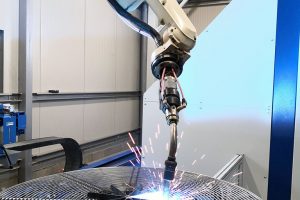 Robotized-welding-in-process